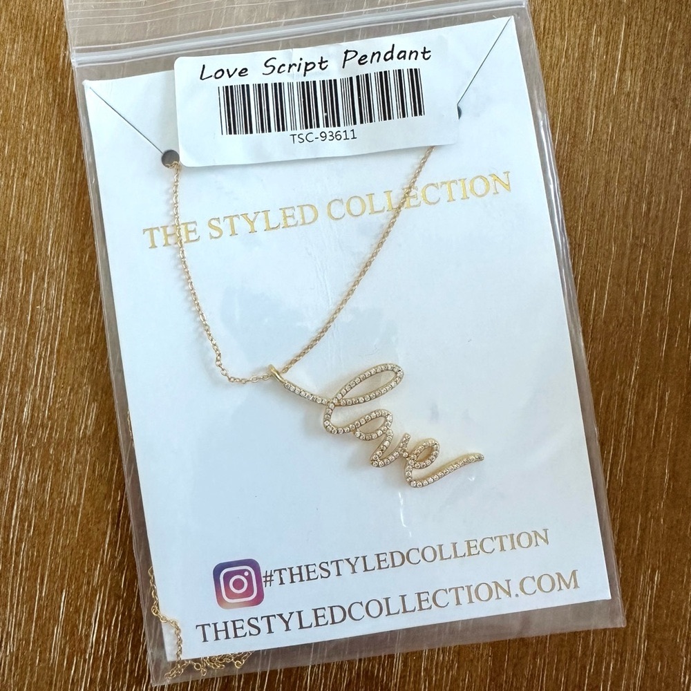 [NEW UNWORN] THE STYLED COLLECTION Love Script Pendant, Gold